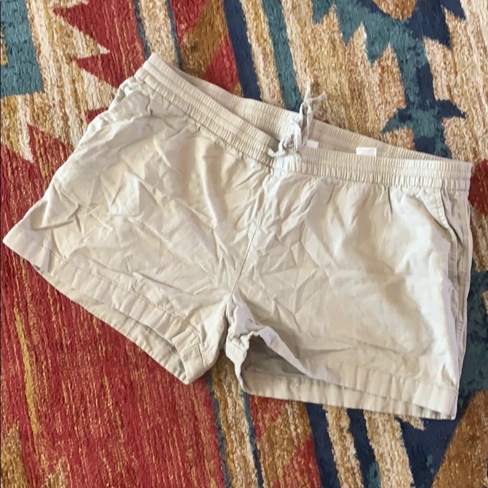 Khaki linen shorts!